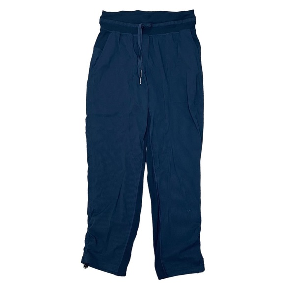 Lululemon Dance Studio Mid-Rise Crop 25" True Navy Size 4 - Picture 6 of 10